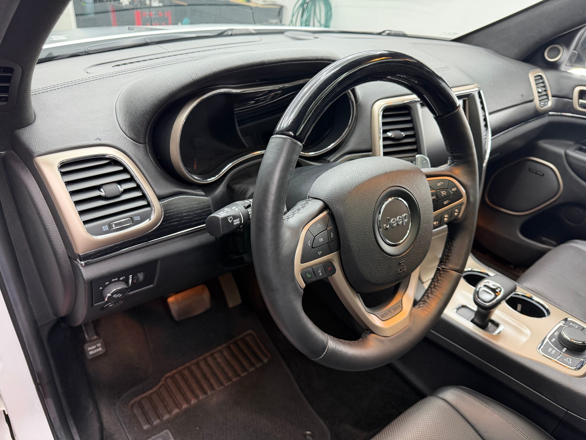 JEEP Grand Cherokee 3.0 CRD Summit Automatic-image-11