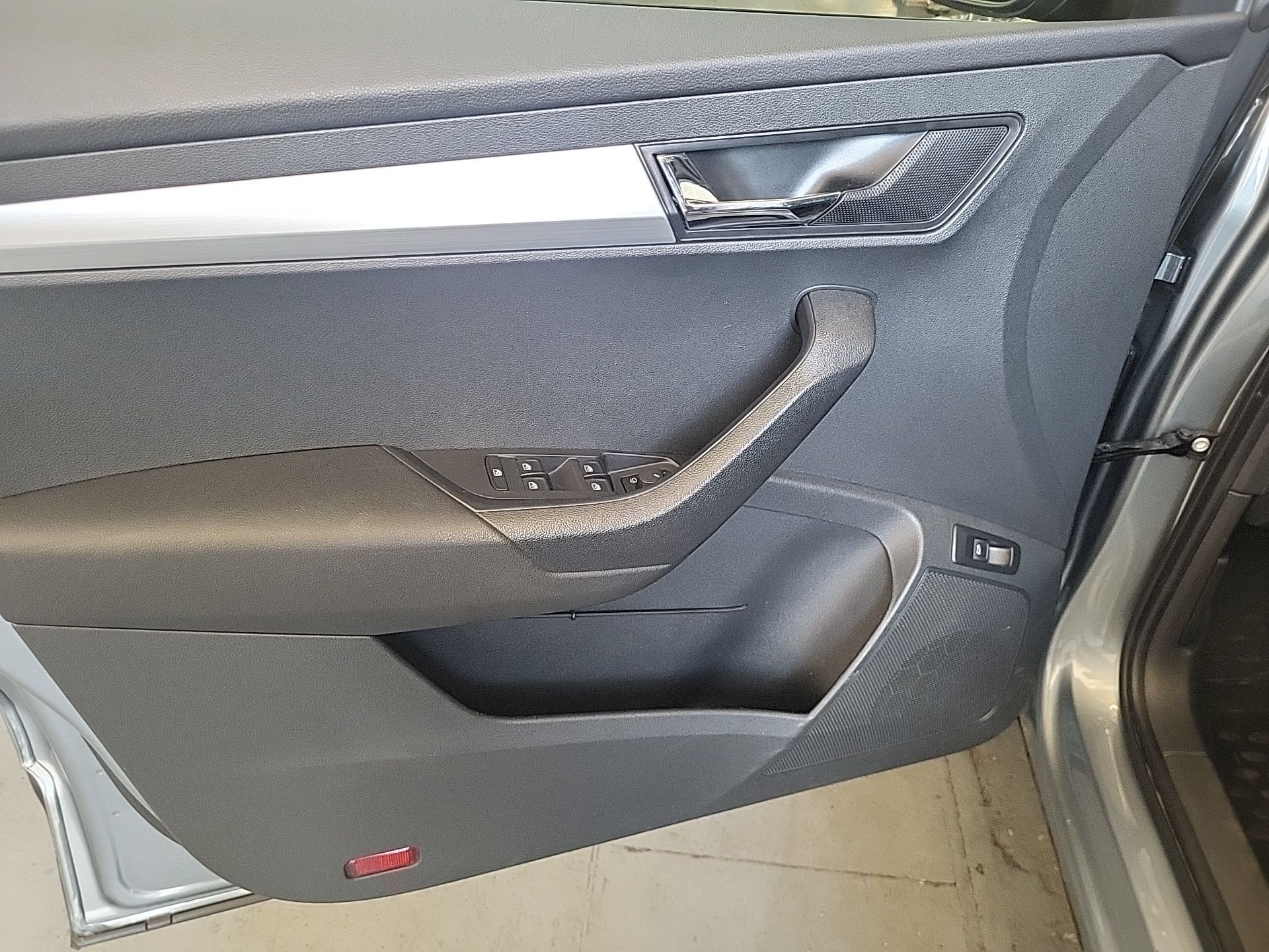 SKODA Karoq 1.6 TDI CR Smile-image-8