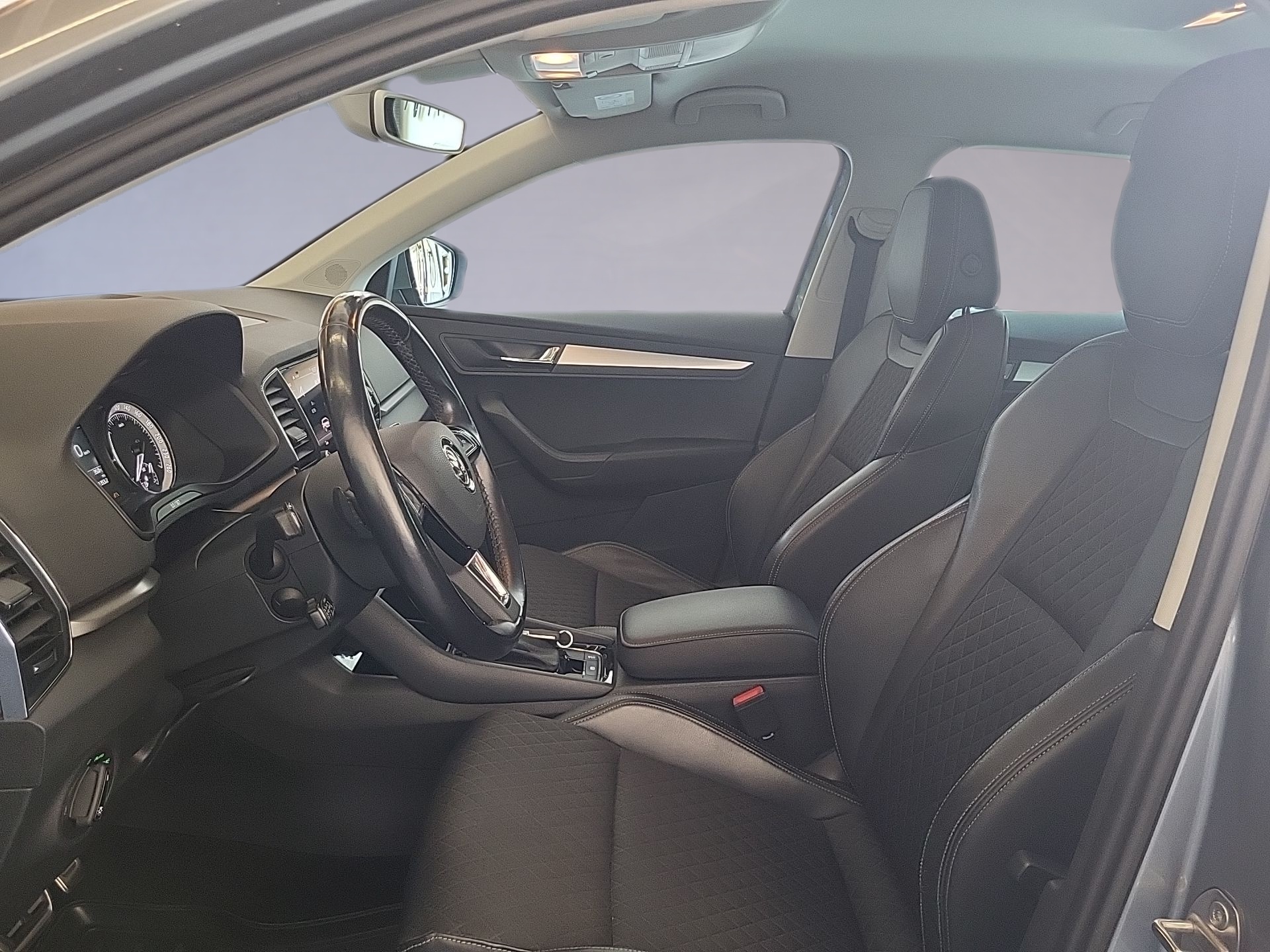 SKODA Karoq 1.6 TDI CR Smile-image-9