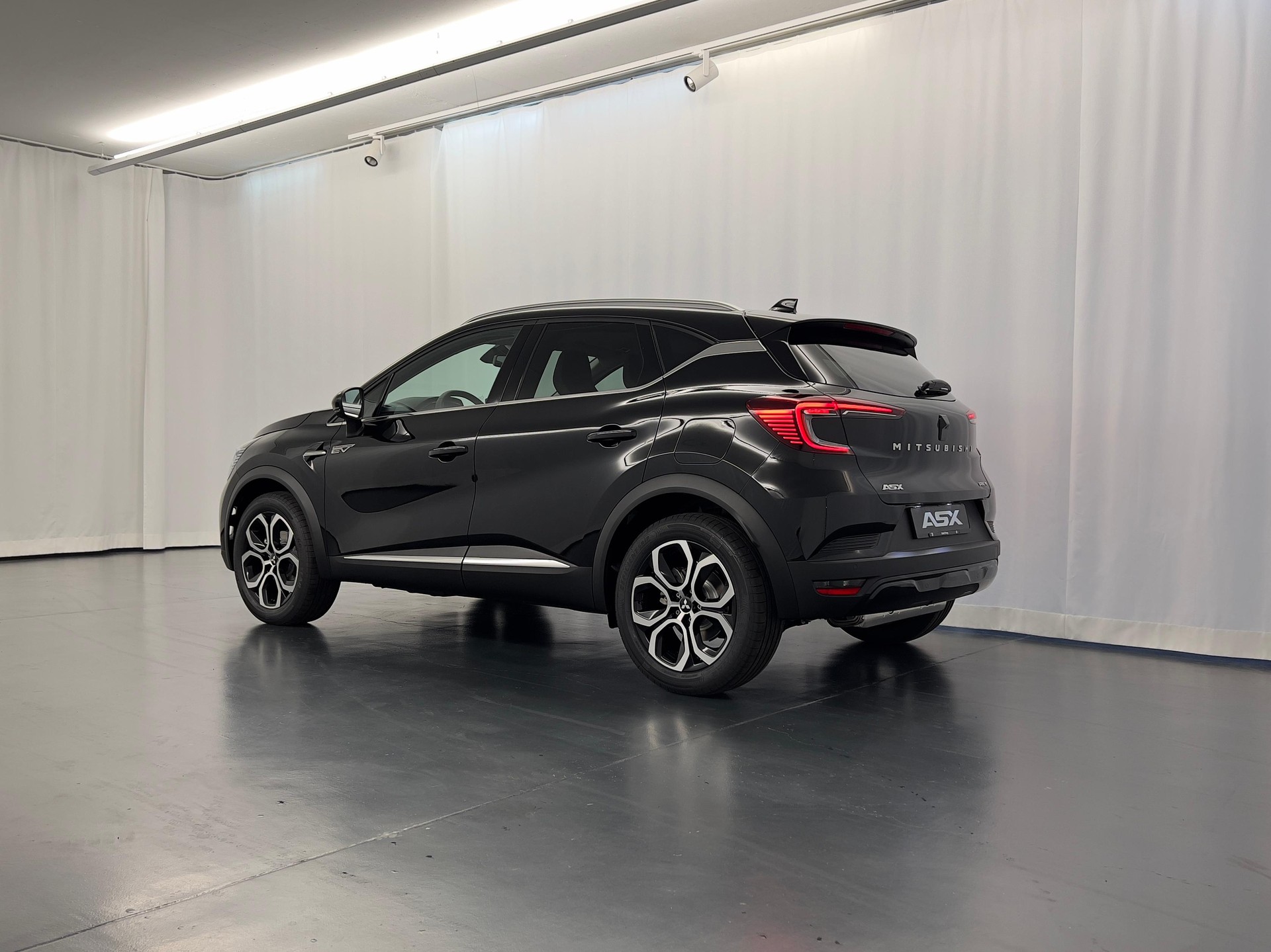 MITSUBISHI ASX 1.6 PHEV Intense-image-6