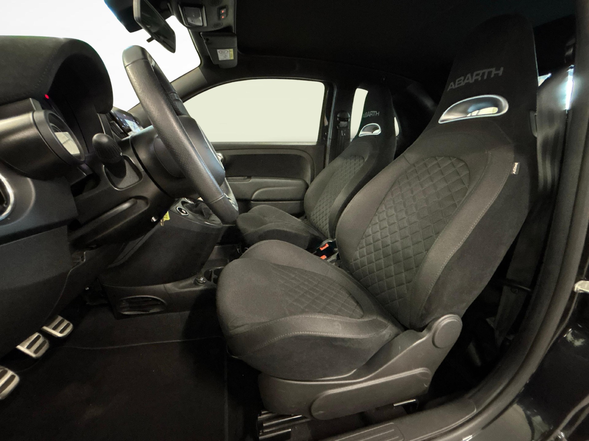 FIAT 595 C Abarth 1.4 T-Jet 165 Premium-image-11