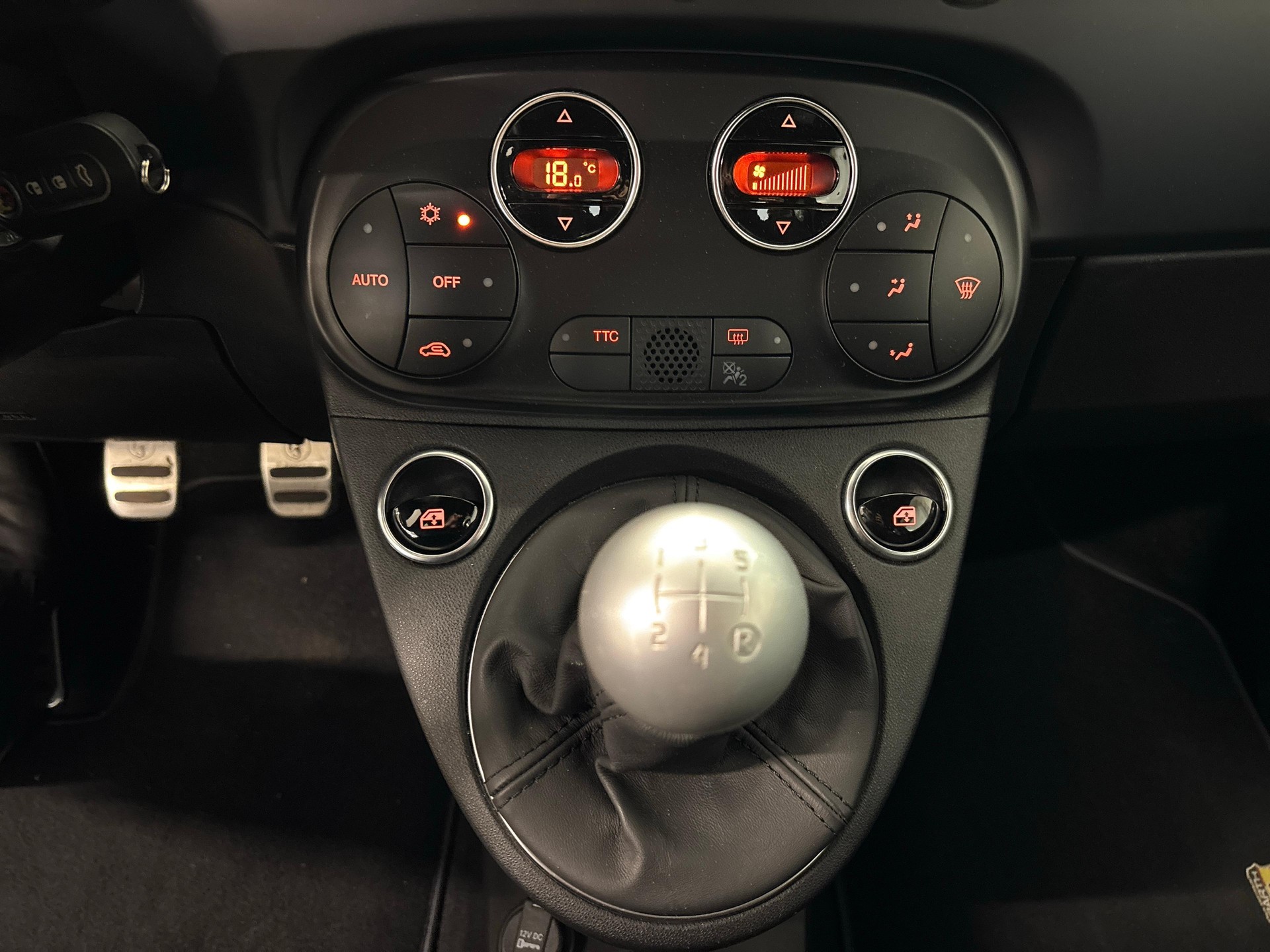 FIAT 595 C Abarth 1.4 T-Jet 165 Premium-image-17