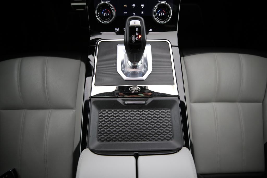 LAND ROVER Range Rover Evoque 1.5 T 300e R-Dynamic SE-image-8