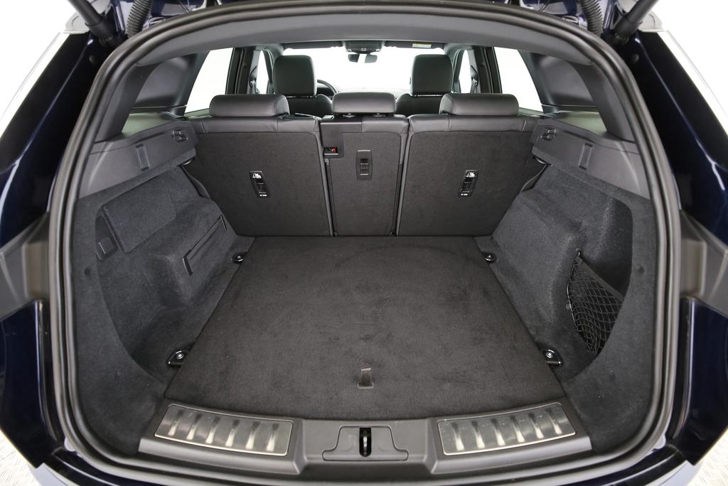 LAND ROVER Range Rover Evoque 1.5 T 300e R-Dynamic SE-image-11