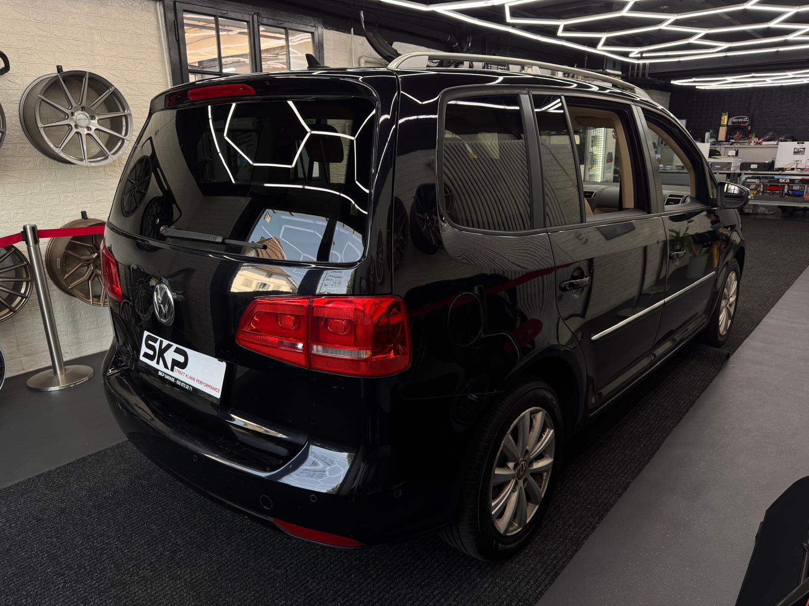 VW Touran 1.4 TSI Comfortline DSG-image-3
