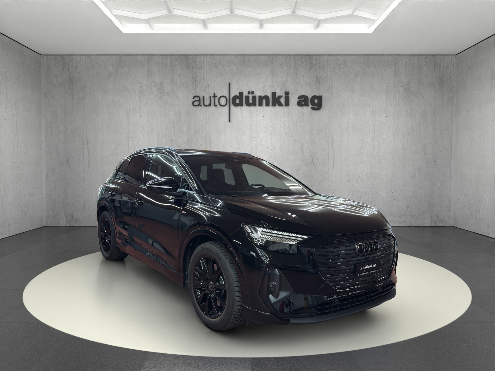 AUDI Q4 e-tron 55 quattro-image-3