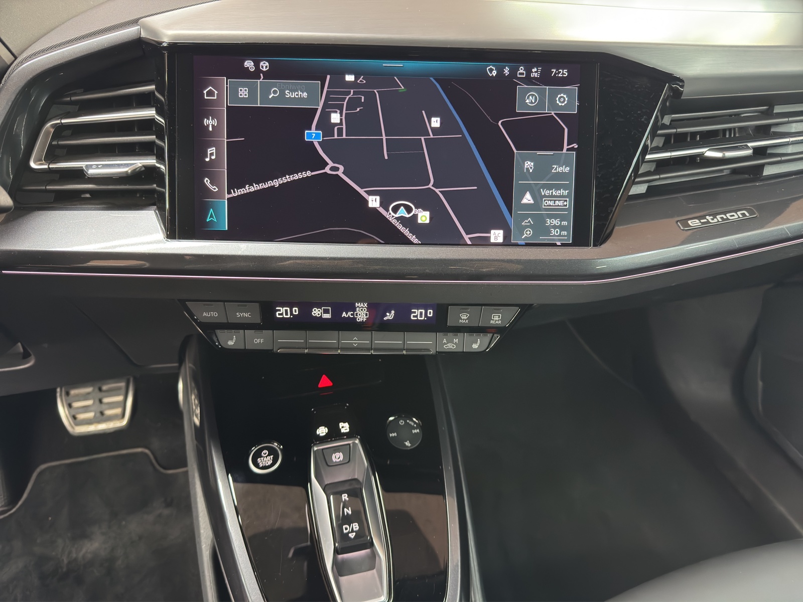 AUDI Q4 e-tron 55 quattro-image-9