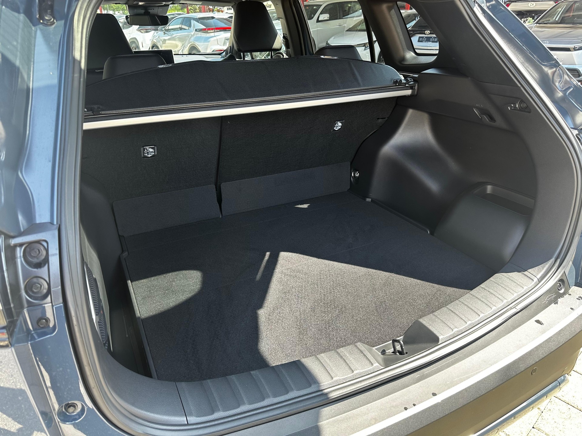 TOYOTA Corolla Cross 2.0 HSD Premium AWD-i-image-7