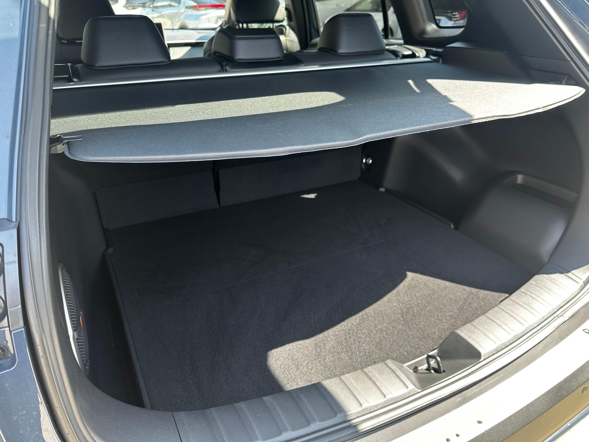 TOYOTA Corolla Cross 2.0 HSD Premium AWD-i-image-8