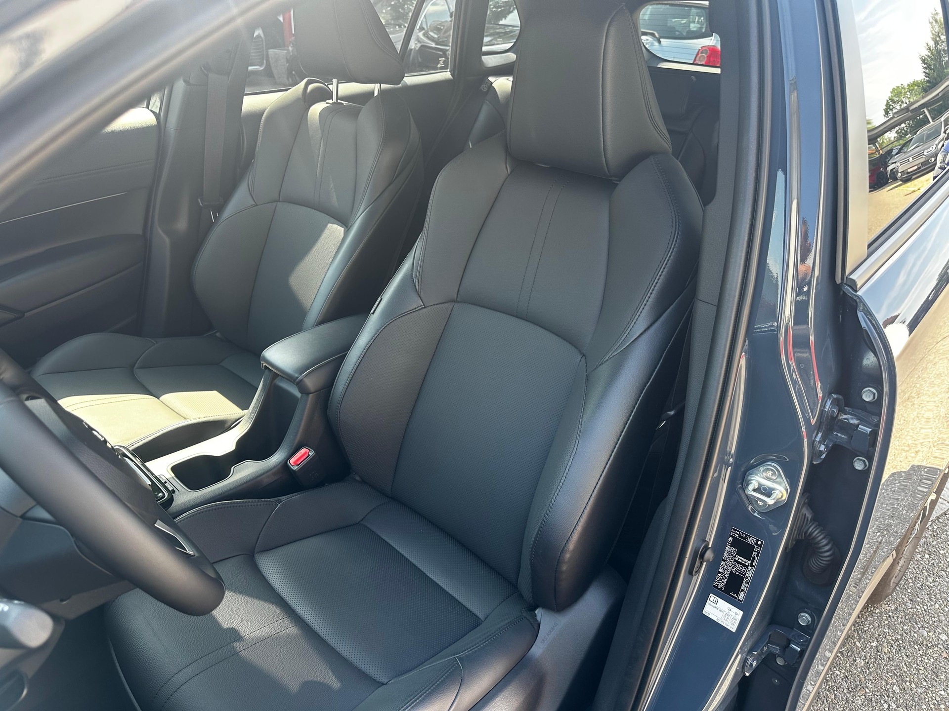 TOYOTA Corolla Cross 2.0 HSD Premium AWD-i-image-11