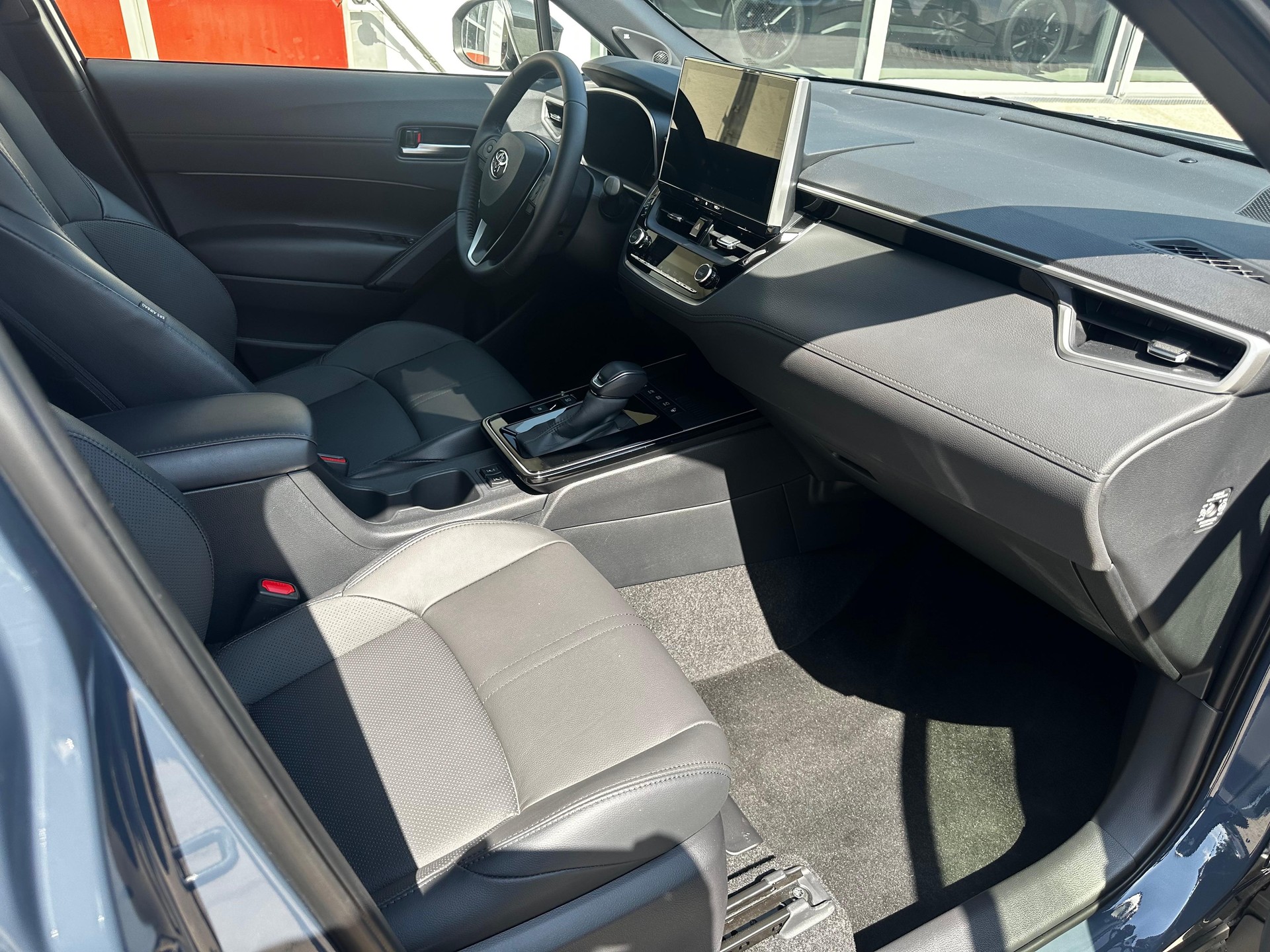 TOYOTA Corolla Cross 2.0 HSD Premium AWD-i-image-14