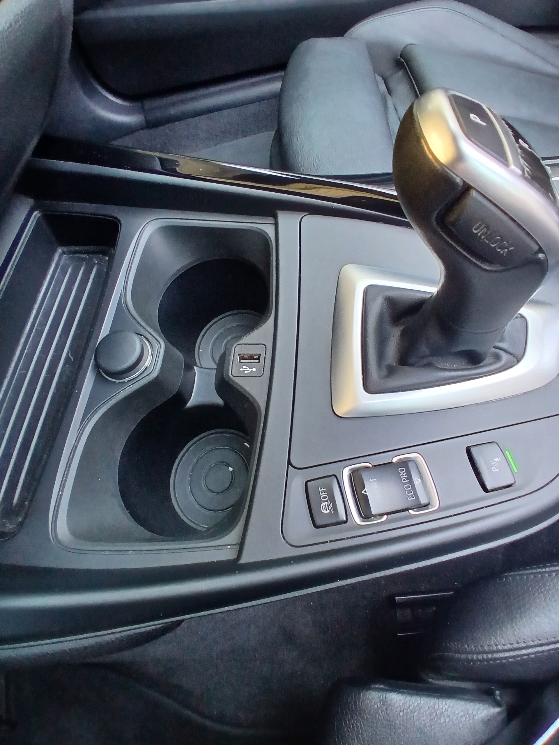 BMW M240i xDrive Steptronic-image-12