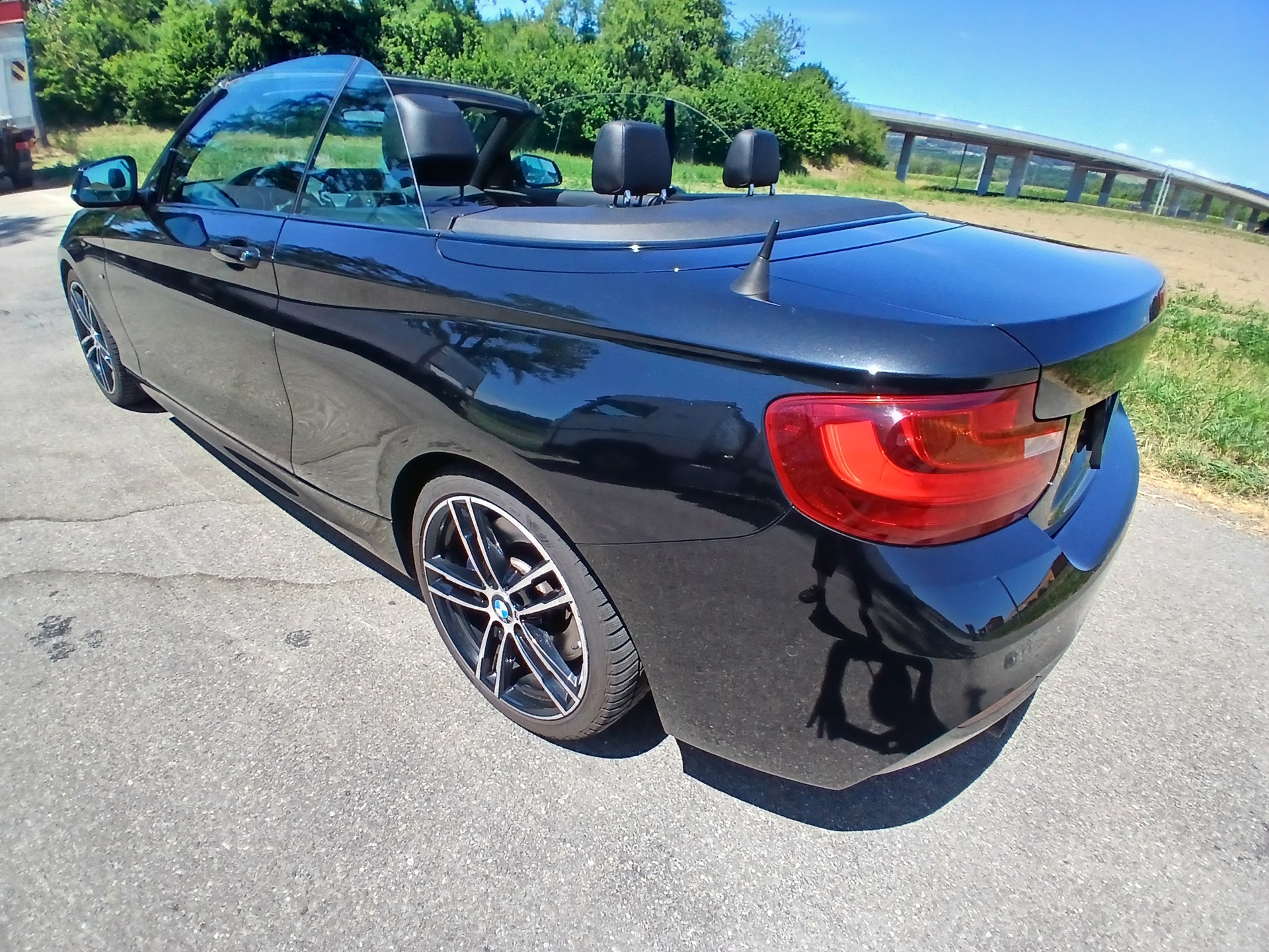 BMW M240i xDrive Steptronic-image-2