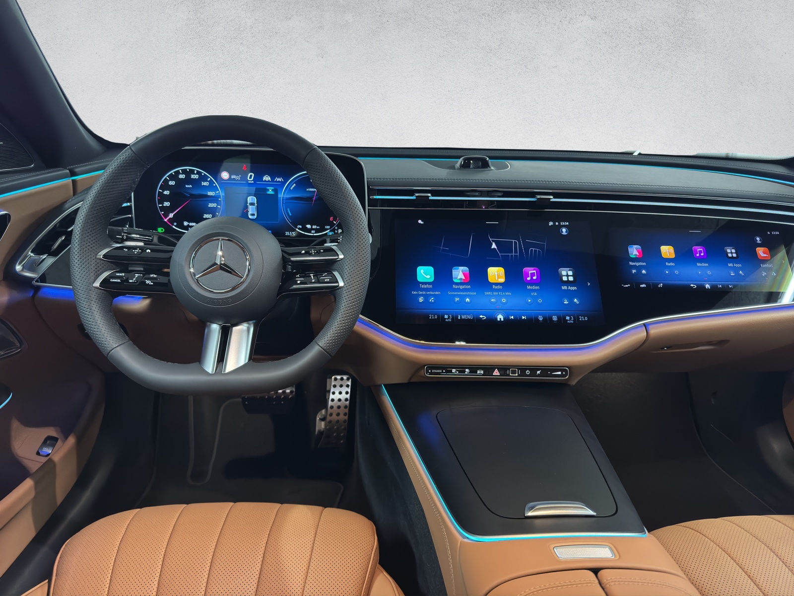 MERCEDES-BENZ E 300 de AMG Line 4Matic-image-14