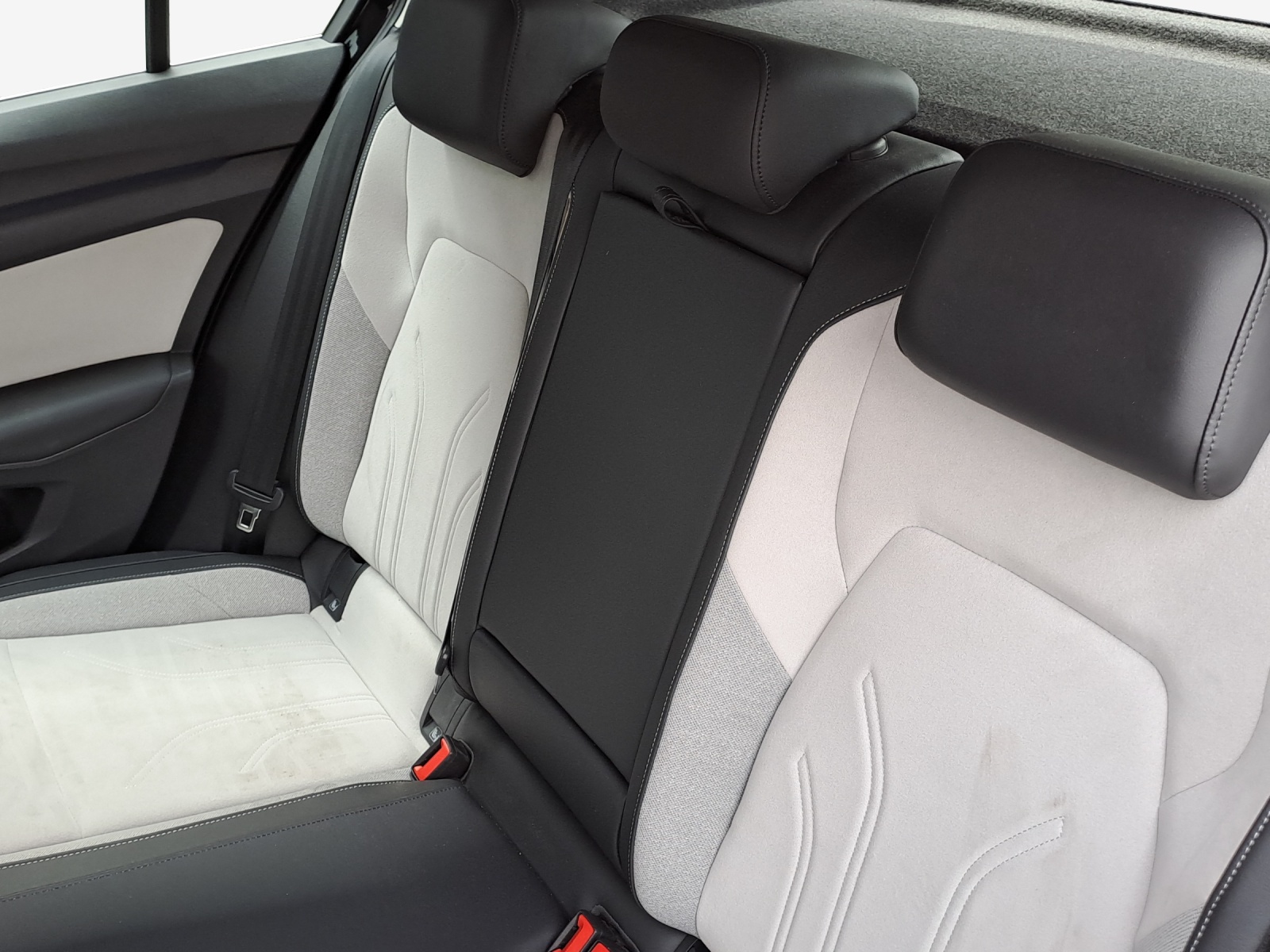VW Golf 1.5 e TSI mHEV Style DSG-image-11