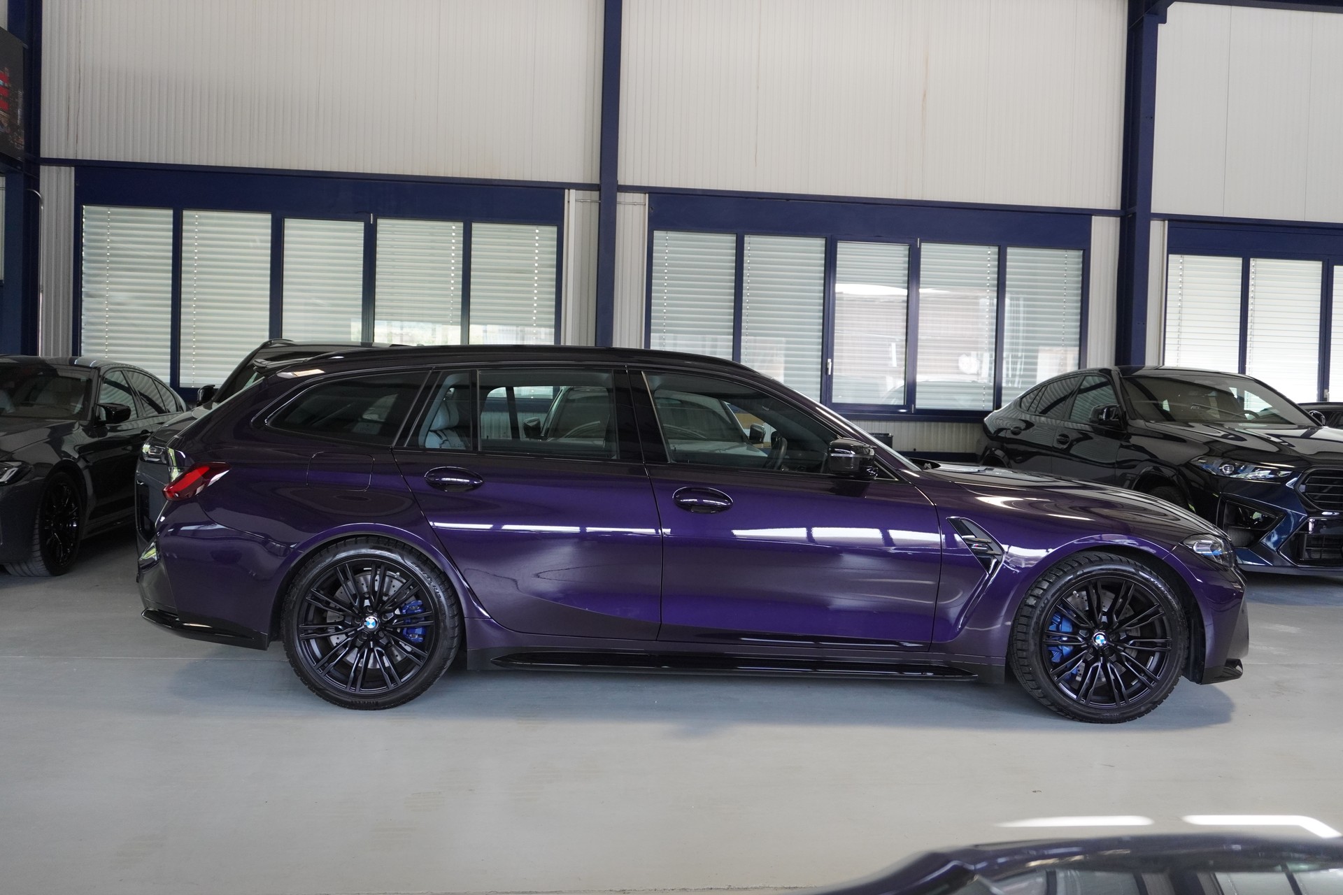 BMW M3 Touring xDrive Competition M // BMW Werksgarantie bis 04/2027 // Individual Lackierung Venezia Violett //-image-4