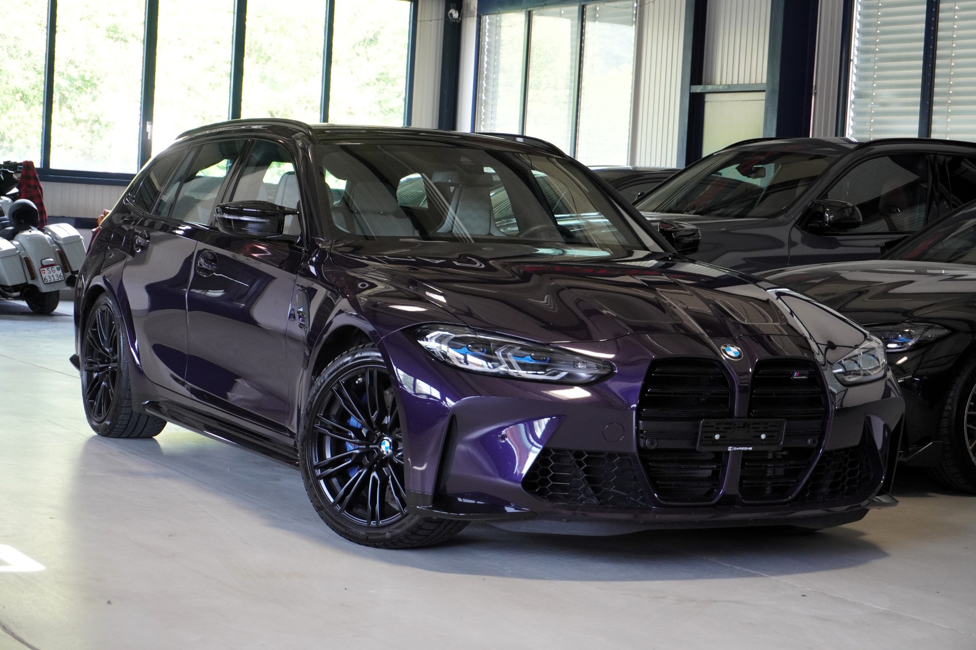 BMW M3 Touring xDrive Competition M // BMW Werksgarantie bis 04/2027 // Individual Lackierung Venezia Violett //-image-0