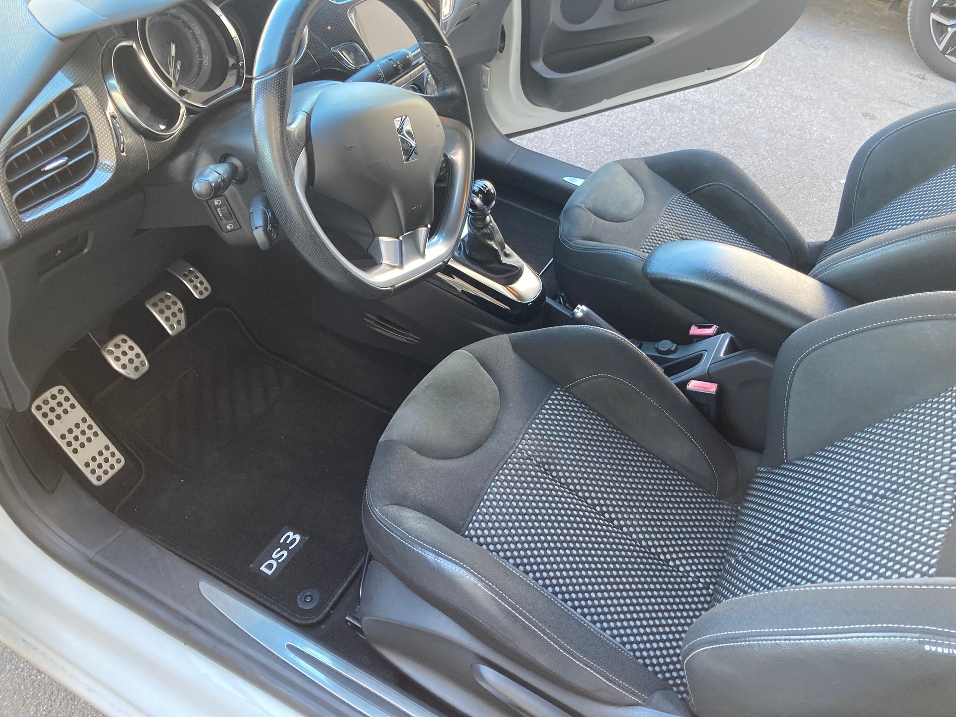 DS AUTOMOBILES 1.6 THP Sport Chic-image-5