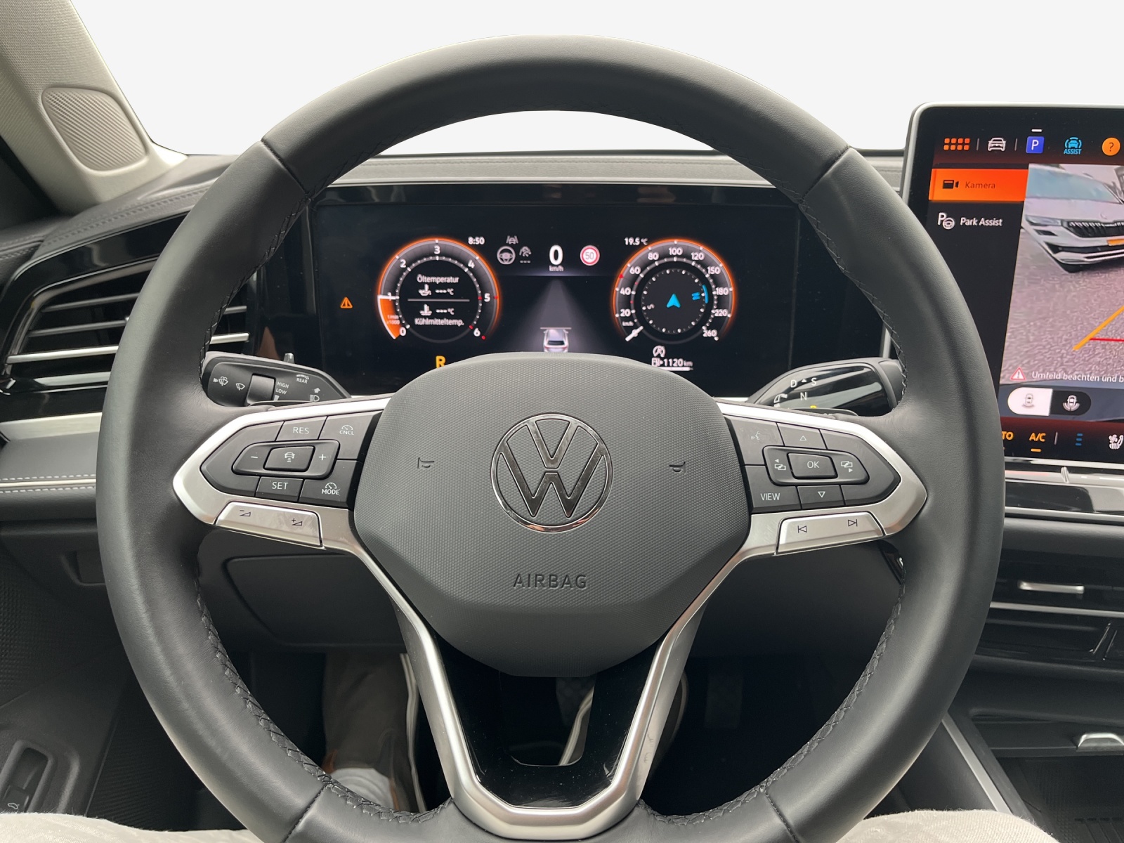 VW Passat Variant 2.0 TDI evo Business 4 Motion DSG-image-9