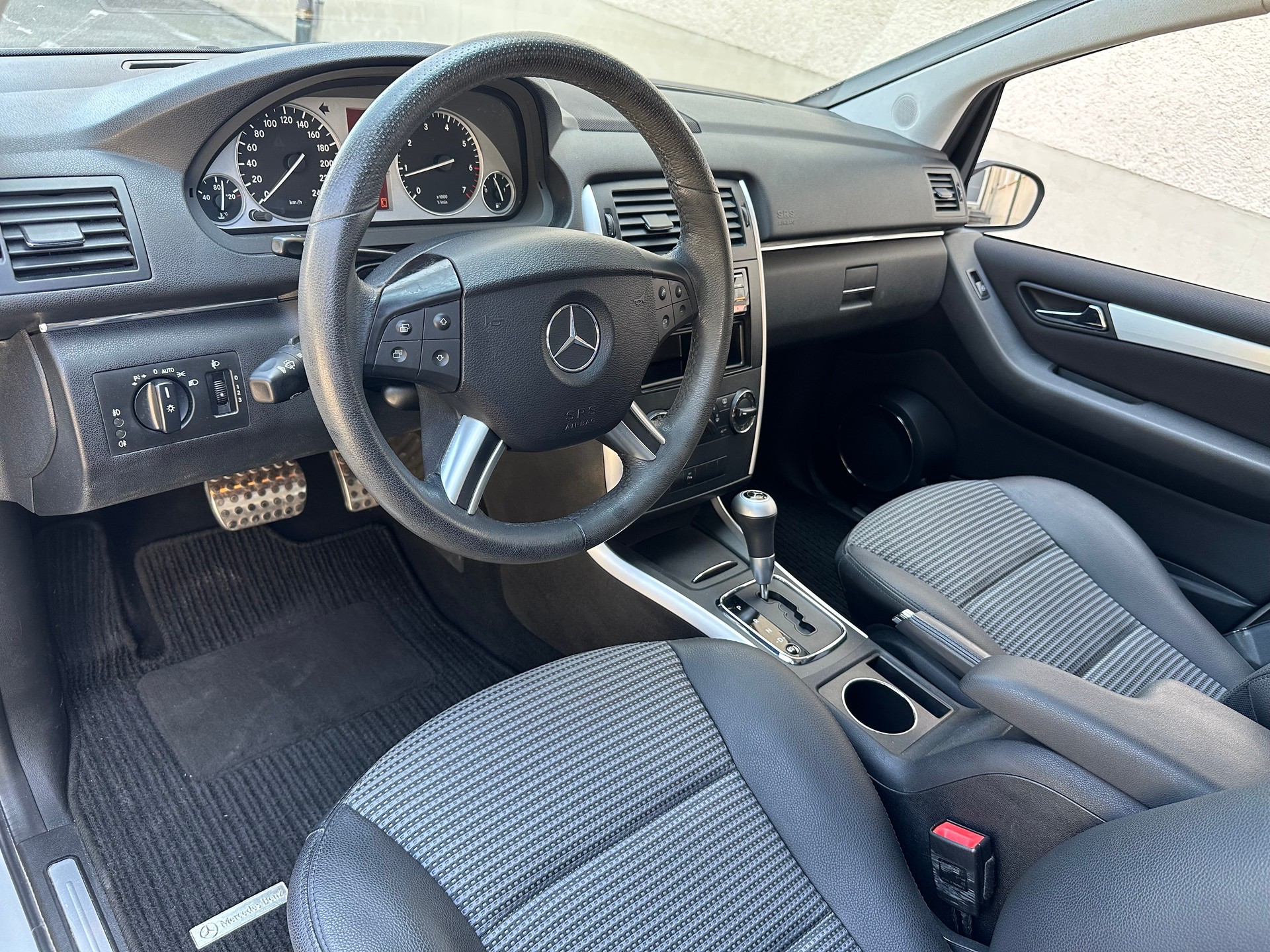 MERCEDES-BENZ B 170-image-9