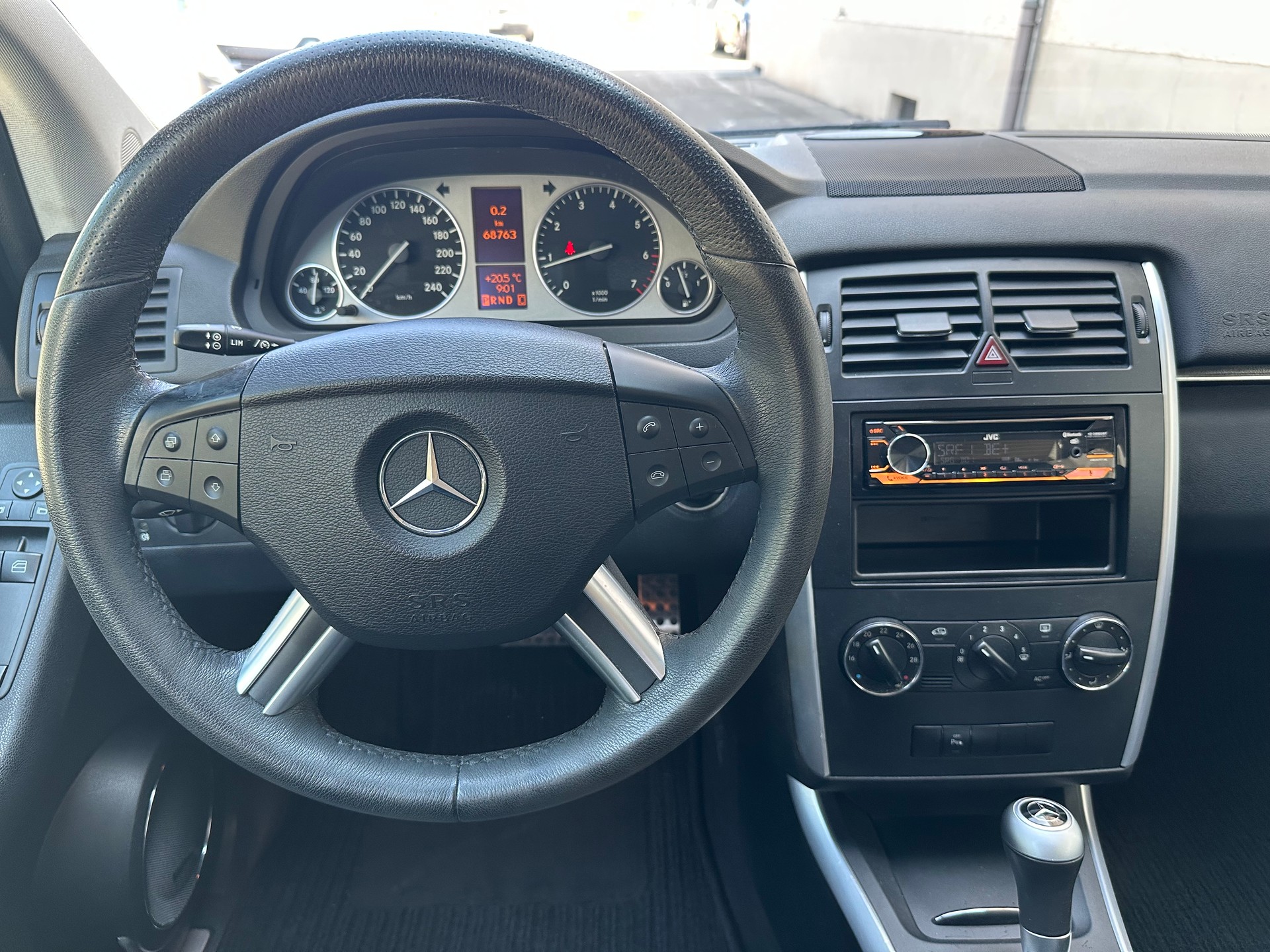 MERCEDES-BENZ B 170-image-10
