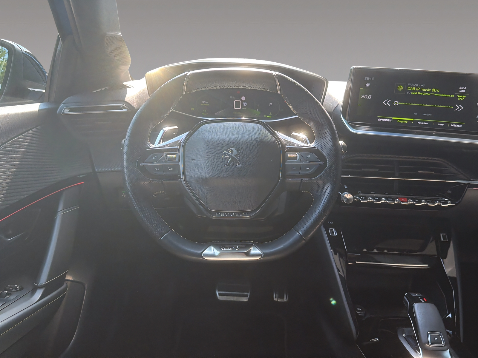 PEUGEOT 208 1.2 PureTech 130 GT Pack-image-8
