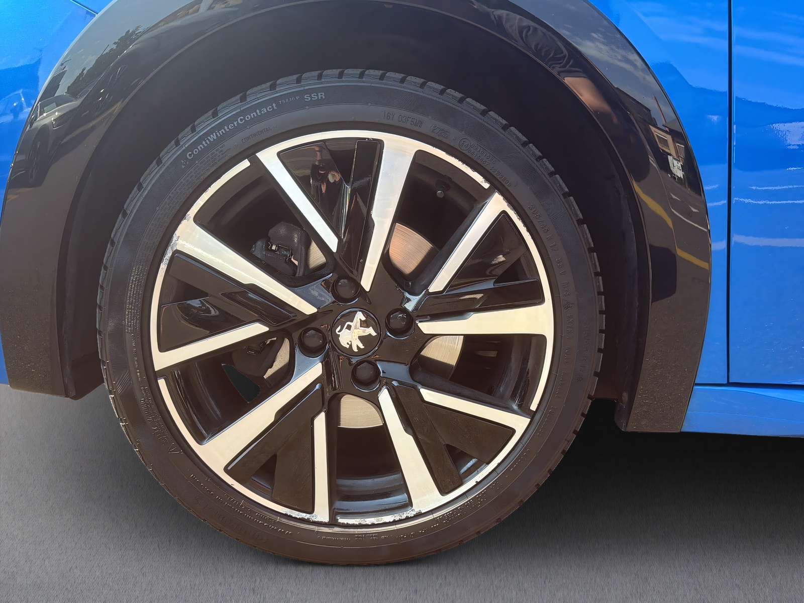 PEUGEOT 208 1.2 PureTech 130 GT Pack-image-19