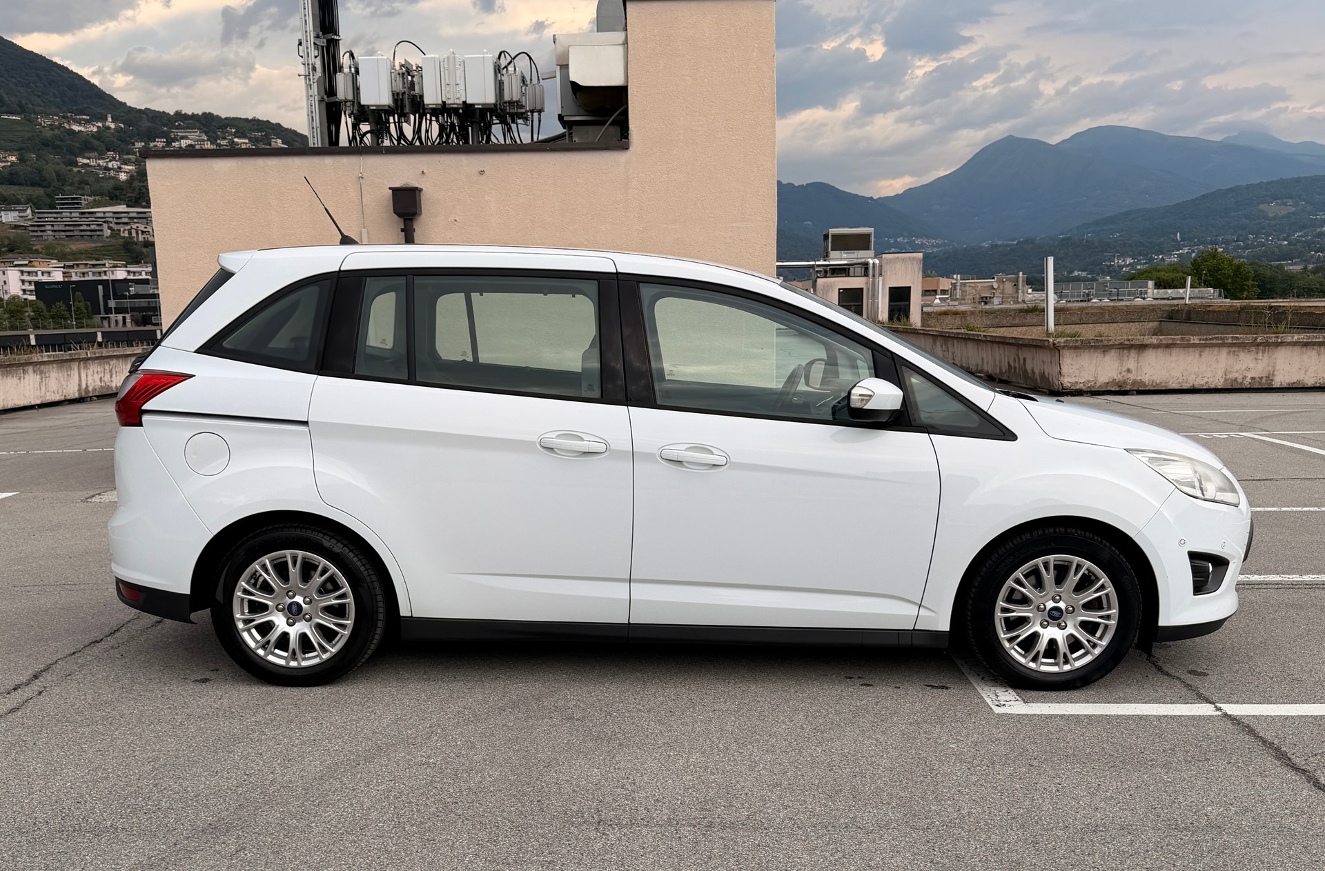 FORD Grand C-Max 1.6 TDCi Carving-image-4