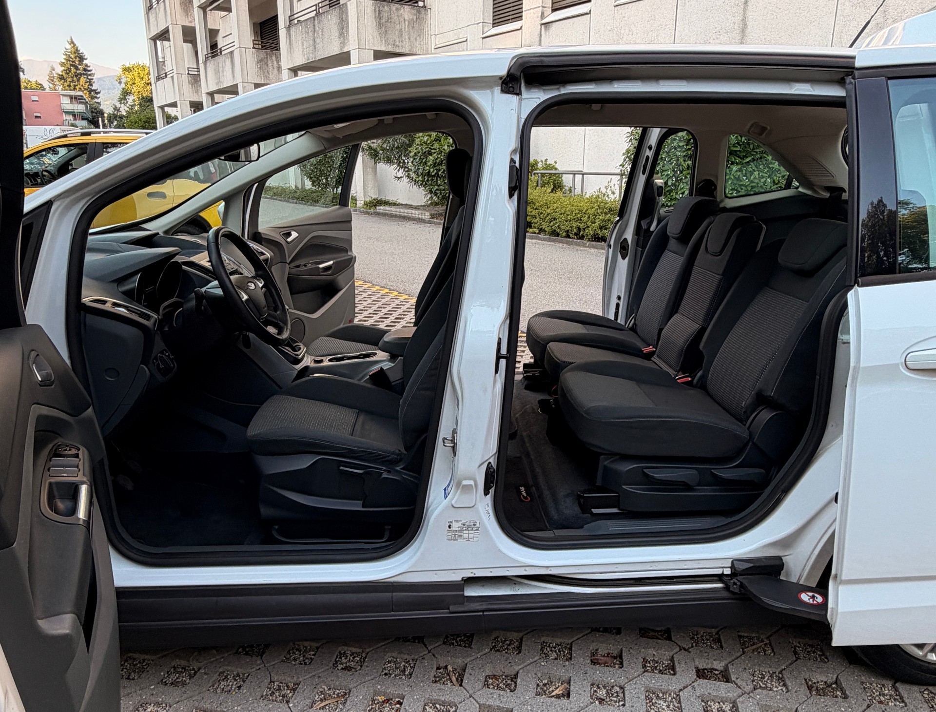 FORD Grand C-Max 1.6 TDCi Carving-image-12