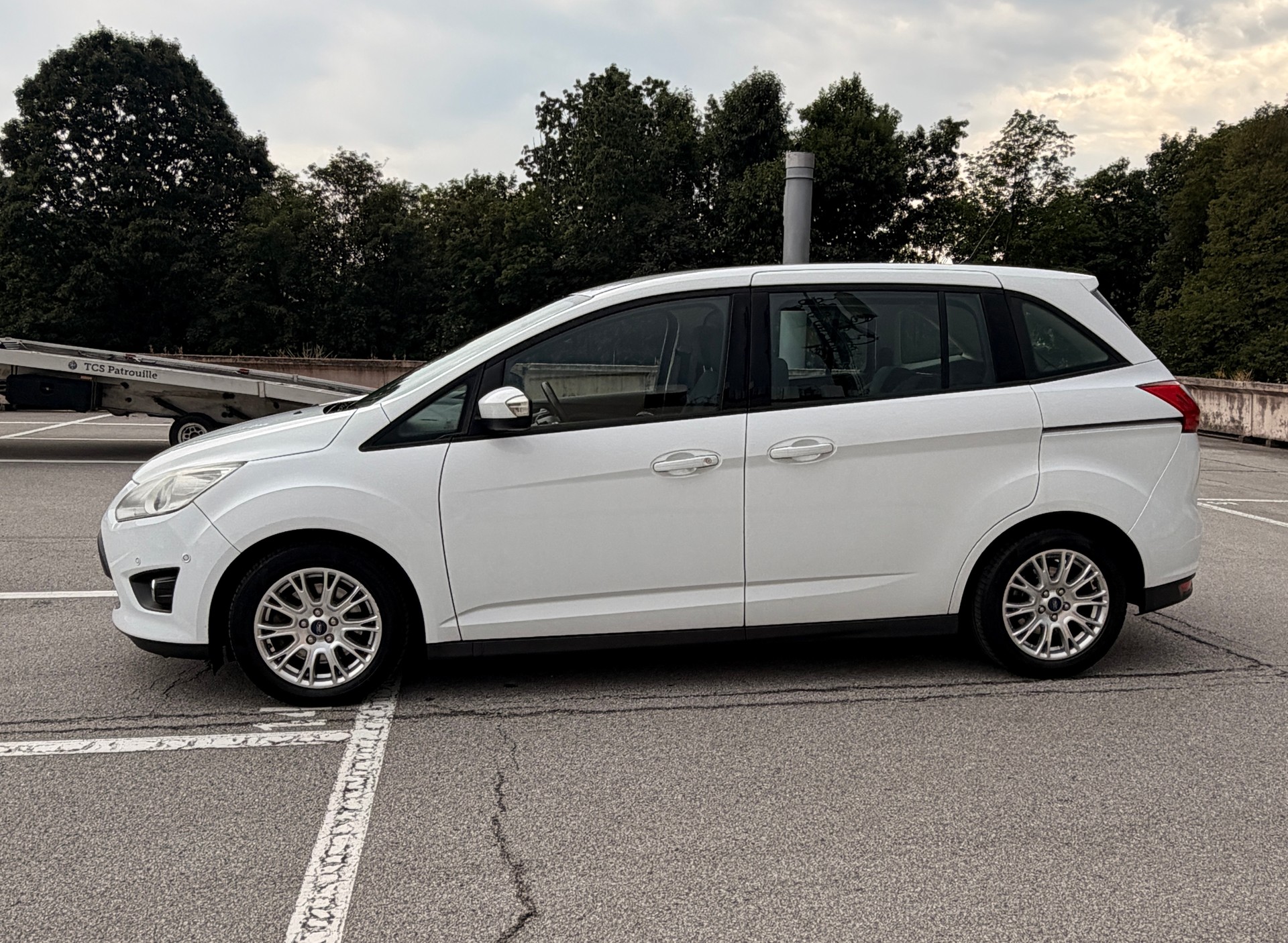 FORD Grand C-Max 1.6 TDCi Carving-image-5