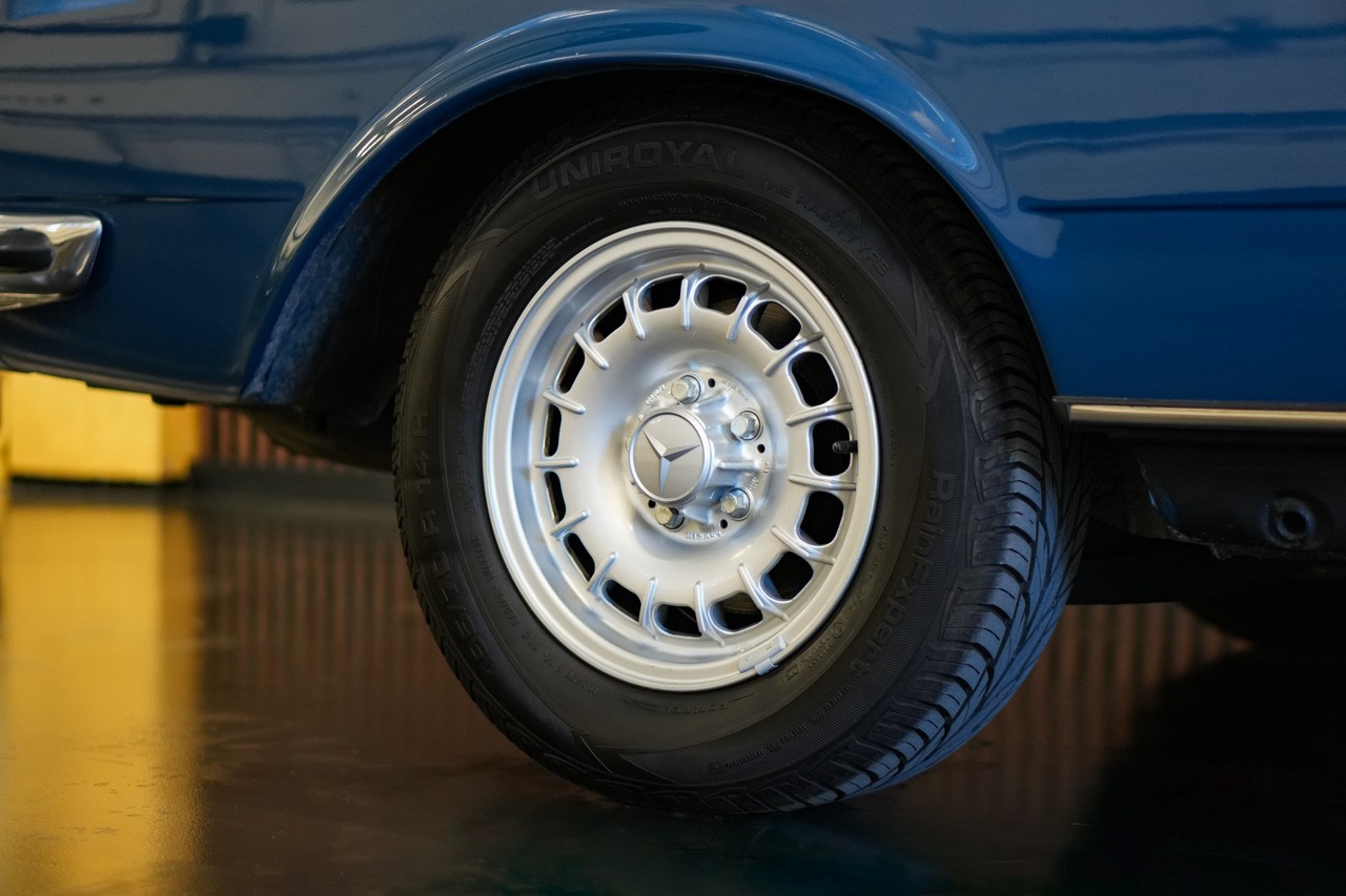 MERCEDES-BENZ 230 CE-image-8