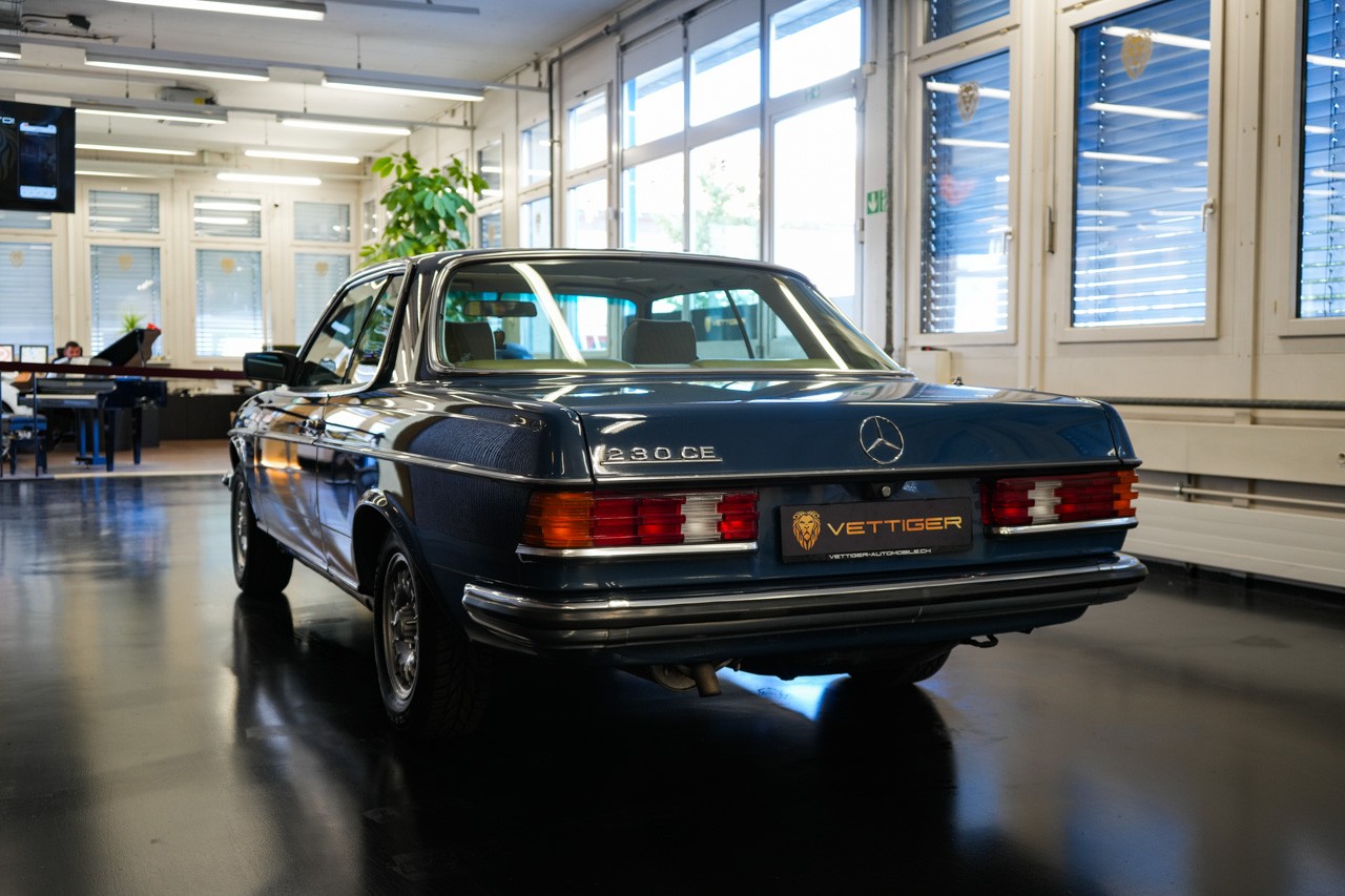 MERCEDES-BENZ 230 CE-showroom-element-3