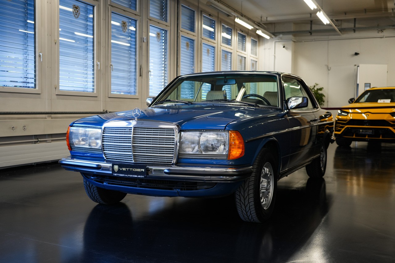 MERCEDES-BENZ 230 CE-showroom-element-2