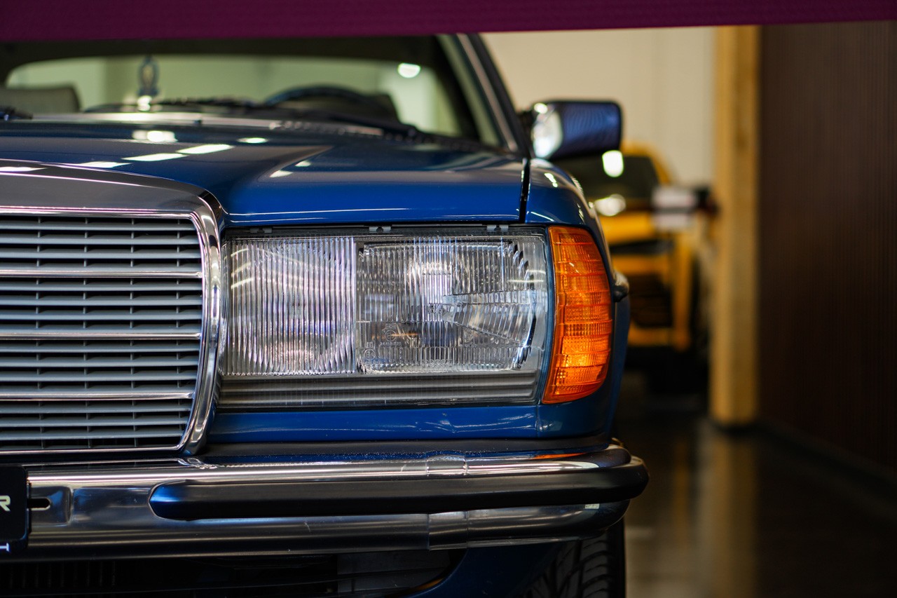 MERCEDES-BENZ 230 CE-image-6