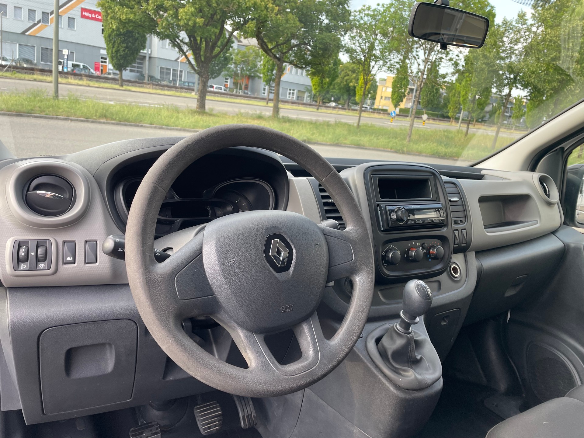 RENAULT Trafic 1.6 ENERGY TwinT. dCi120 2.9t Business L2H1-image-10