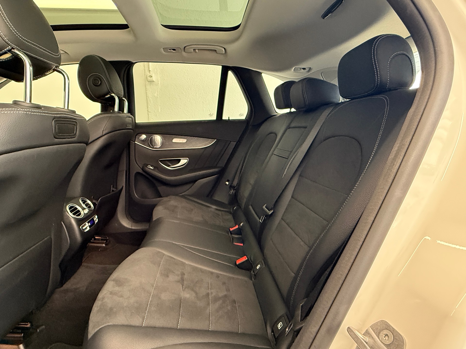 MERCEDES-BENZ GLC 350 e AMG Line 4Matic 7G-Tronic Ab 305.- pro Monat-image-10