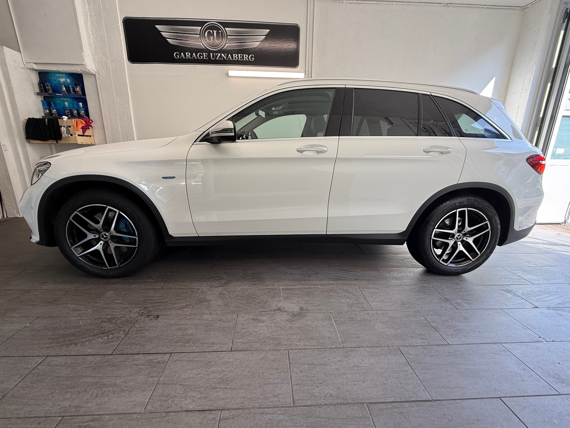 MERCEDES-BENZ GLC 350 e AMG Line 4Matic 7G-Tronic Ab 305.- pro Monat-image-1