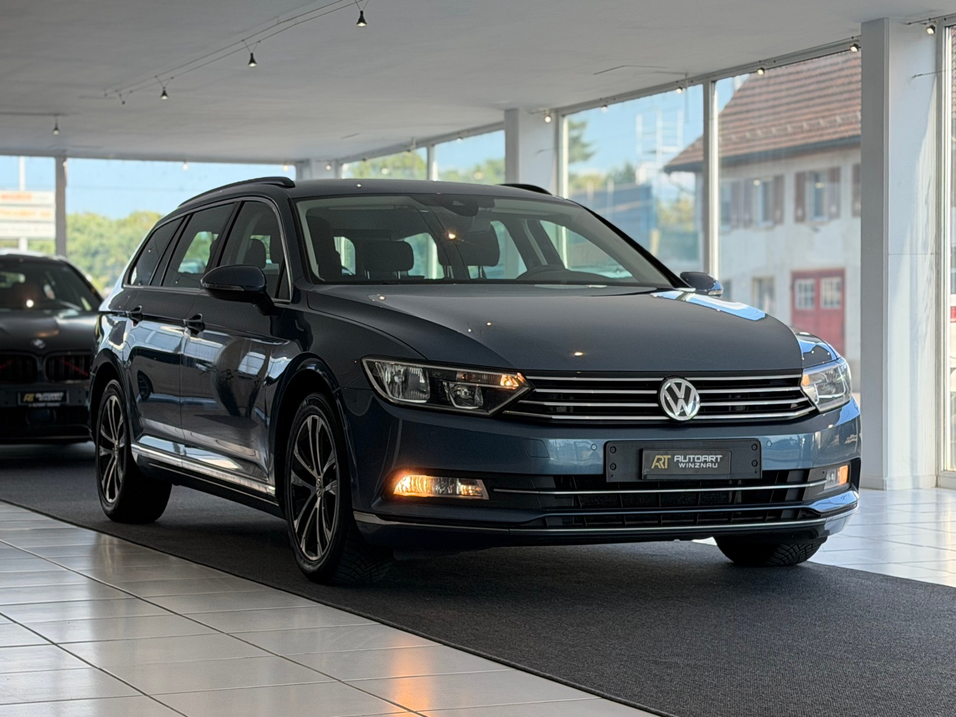 VW Passat Variant 2.0 TDI SCR BMT Family DSG **Frisch ab MFK & Service-showroom-element-2