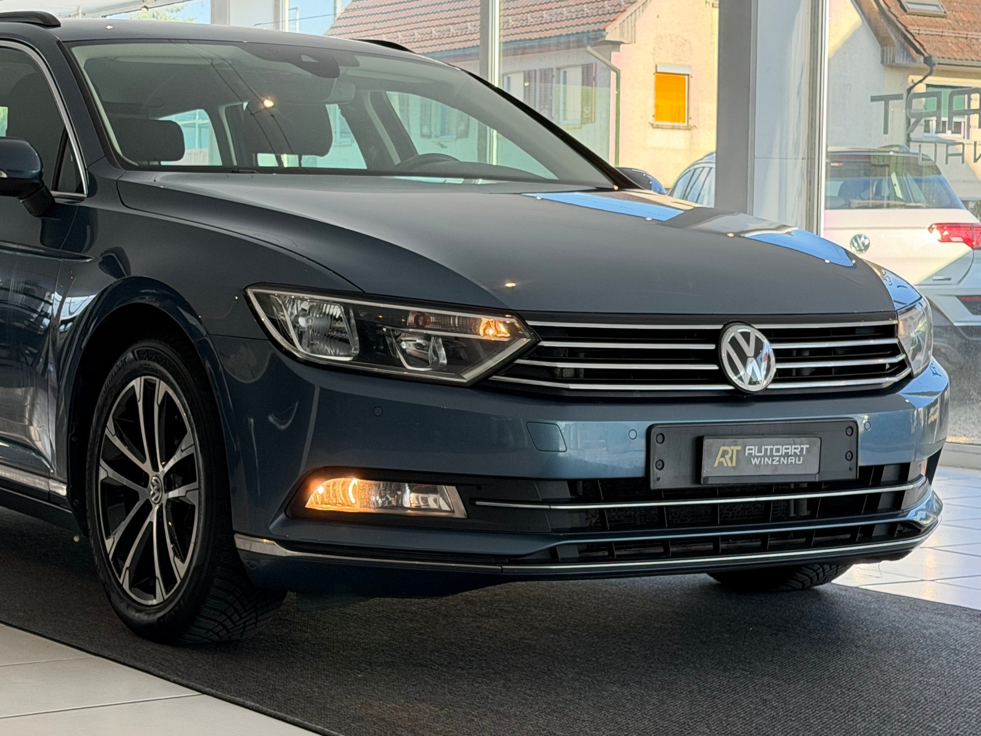 VW Passat Variant 2.0 TDI SCR BMT Family DSG **Frisch ab MFK & Service-showroom-element-3