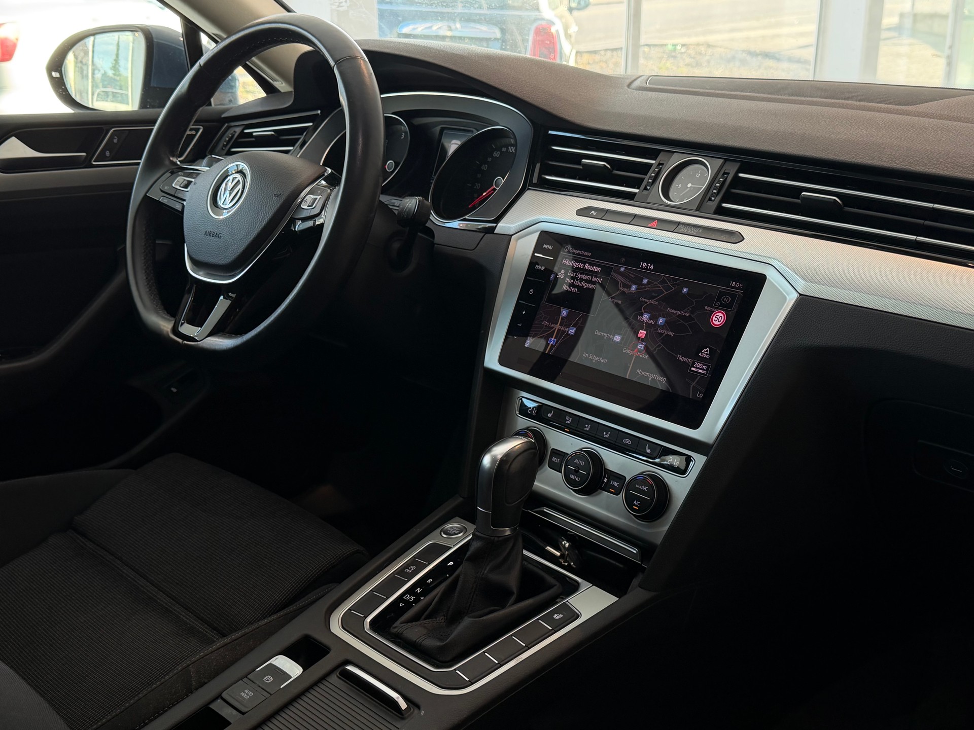VW Passat Variant 2.0 TDI SCR BMT Family DSG **Frisch ab MFK & Service-image-23