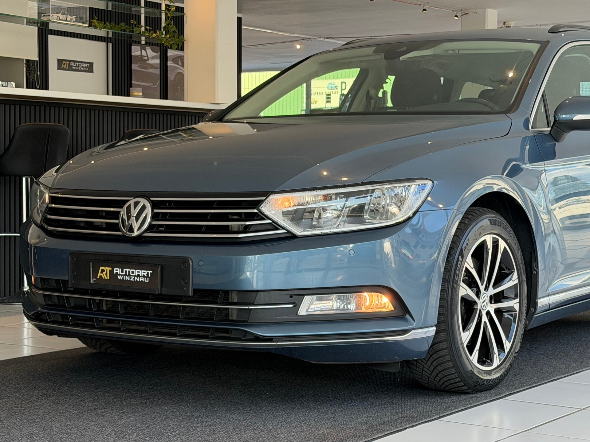 VW Passat Variant 2.0 TDI SCR BMT Family DSG **Frisch ab MFK & Service-showroom-element-1