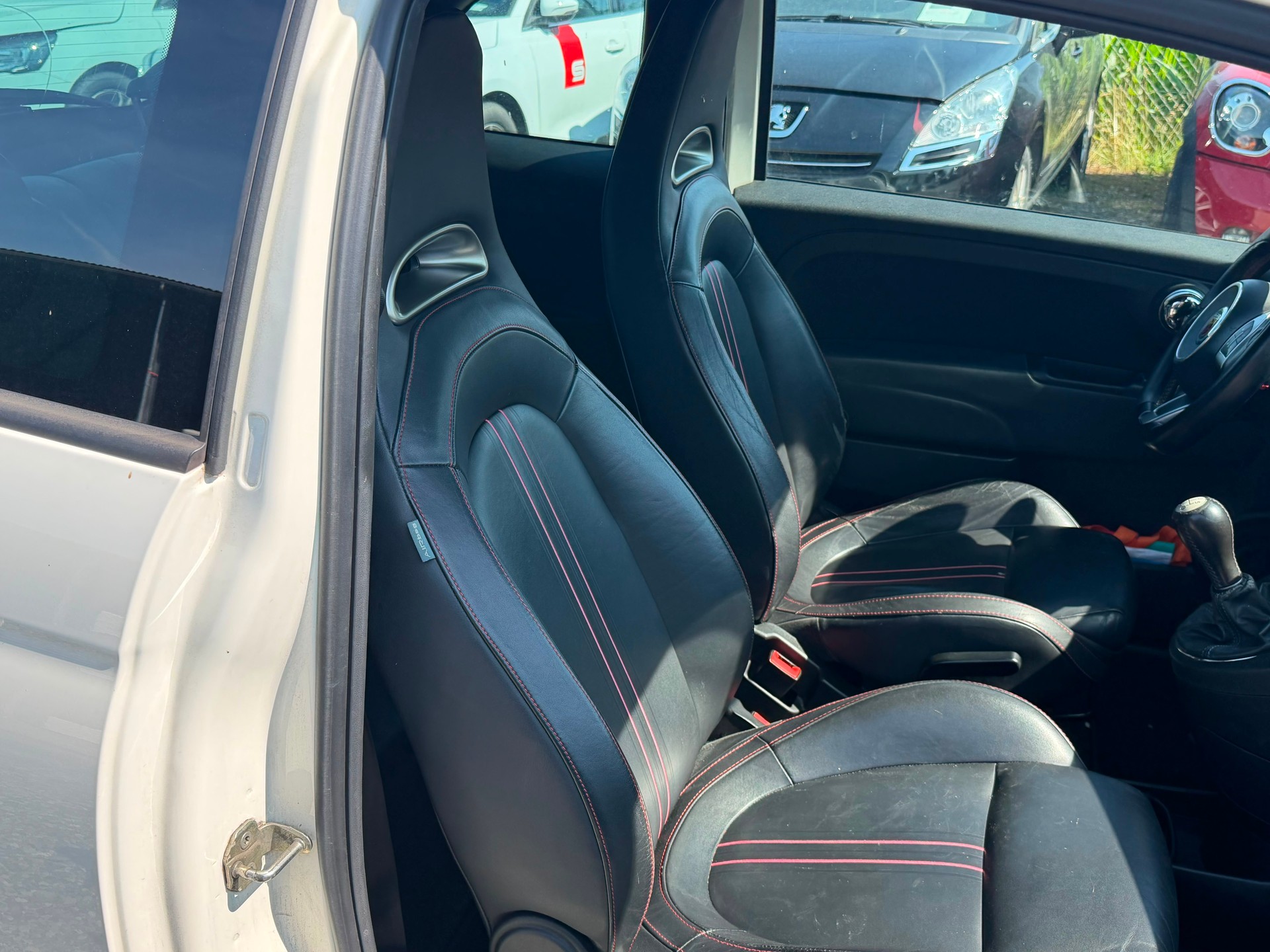 FIAT 500 1.4 16V Turbo Abarth-image-11