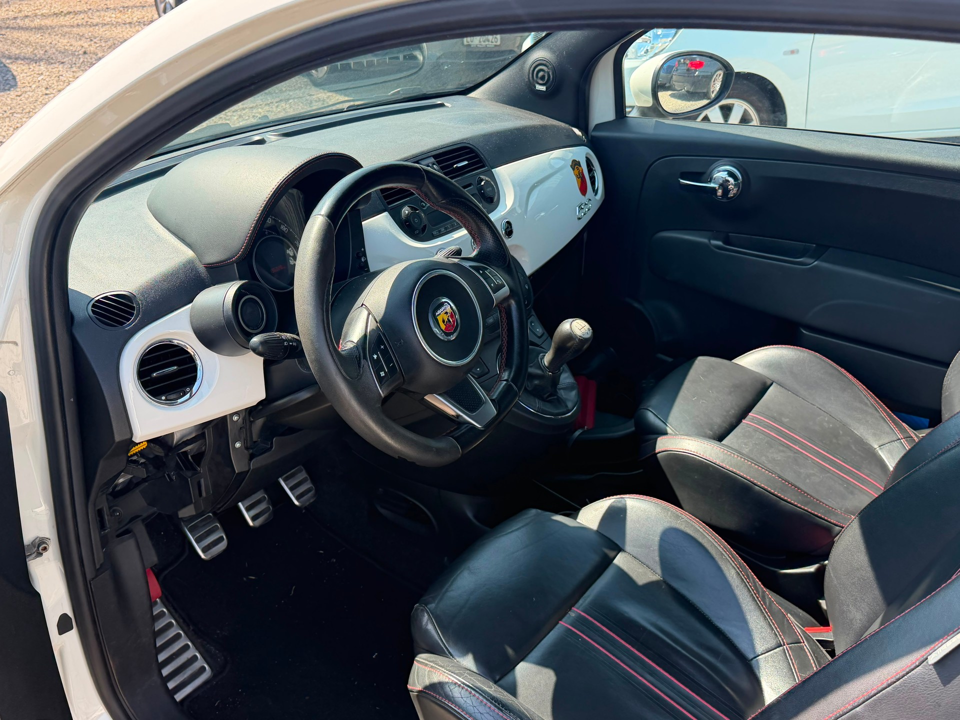 FIAT 500 1.4 16V Turbo Abarth-image-10