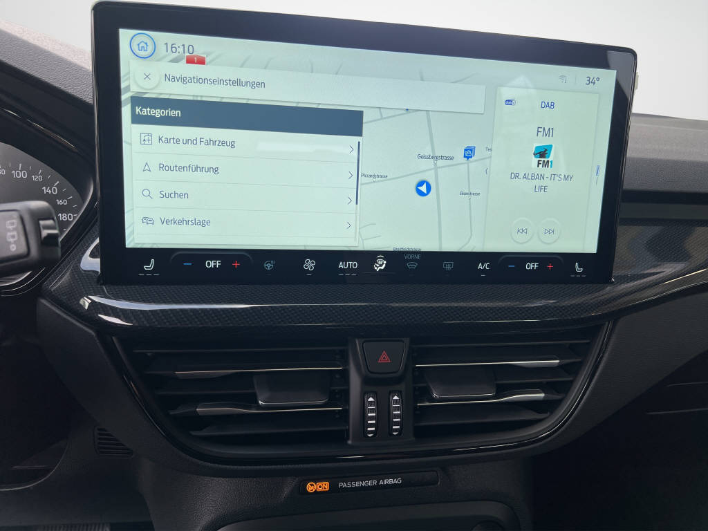 FORD Focus Station Wagon 1.0i EcoB Hybrid 155 ST-Line-image-11