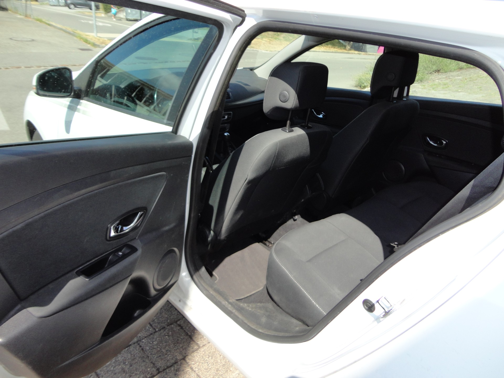 RENAULT Mégane Grandtour 1.5 dCi Expression-image-9