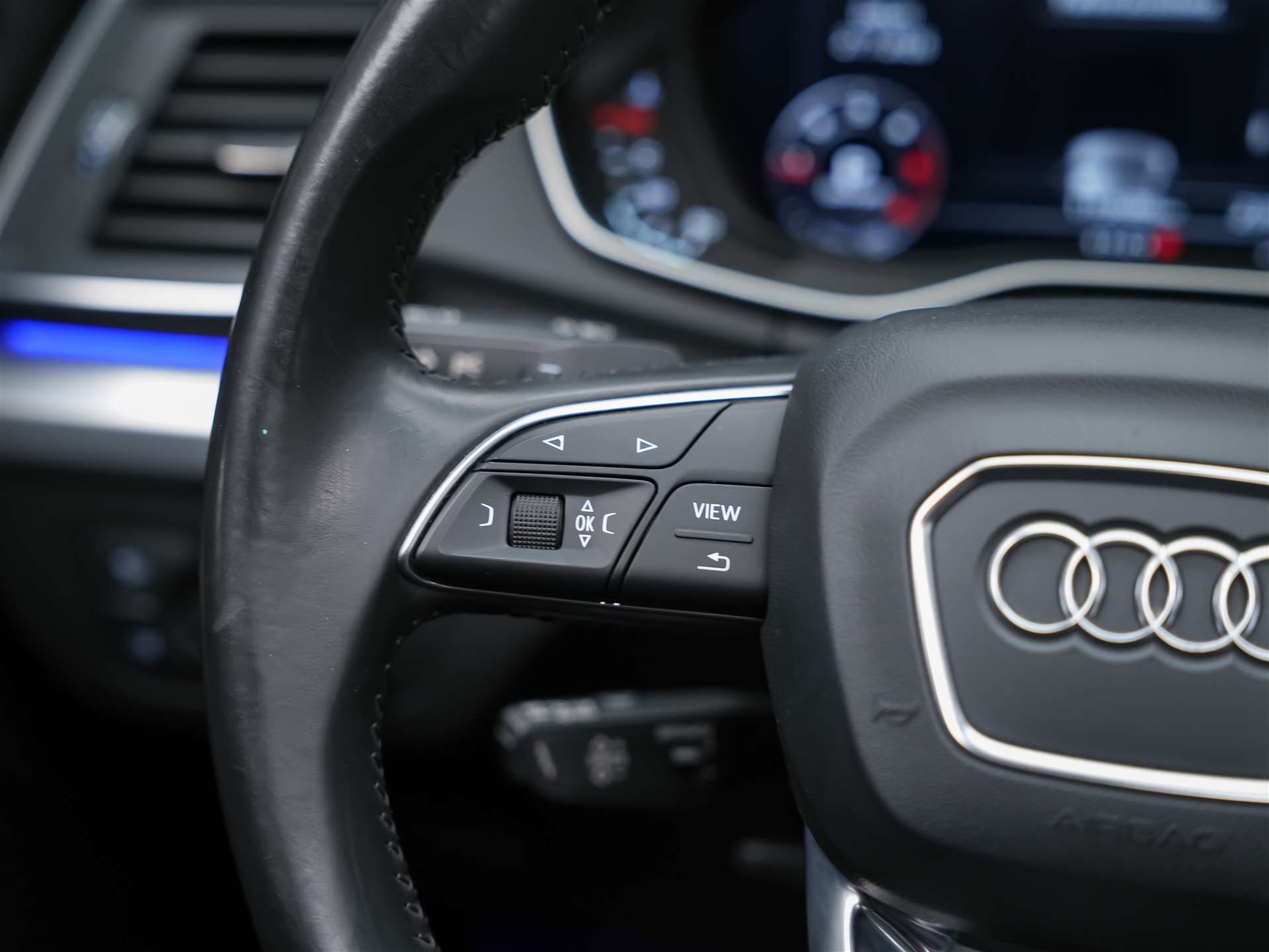 AUDI Q5 2.0 TDI design quattro S-tronic *Panorama*Luftfeder*Matrix*Bang&Olufsen*-image-31