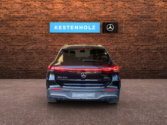 MERCEDES-BENZ EQA 300 AMG Line 4Matic-image-5