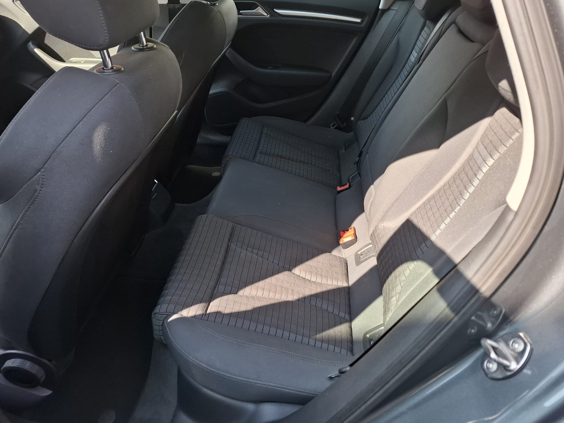 AUDI A3 Sportback 2.0 TDI Ambiente quattro-image-7