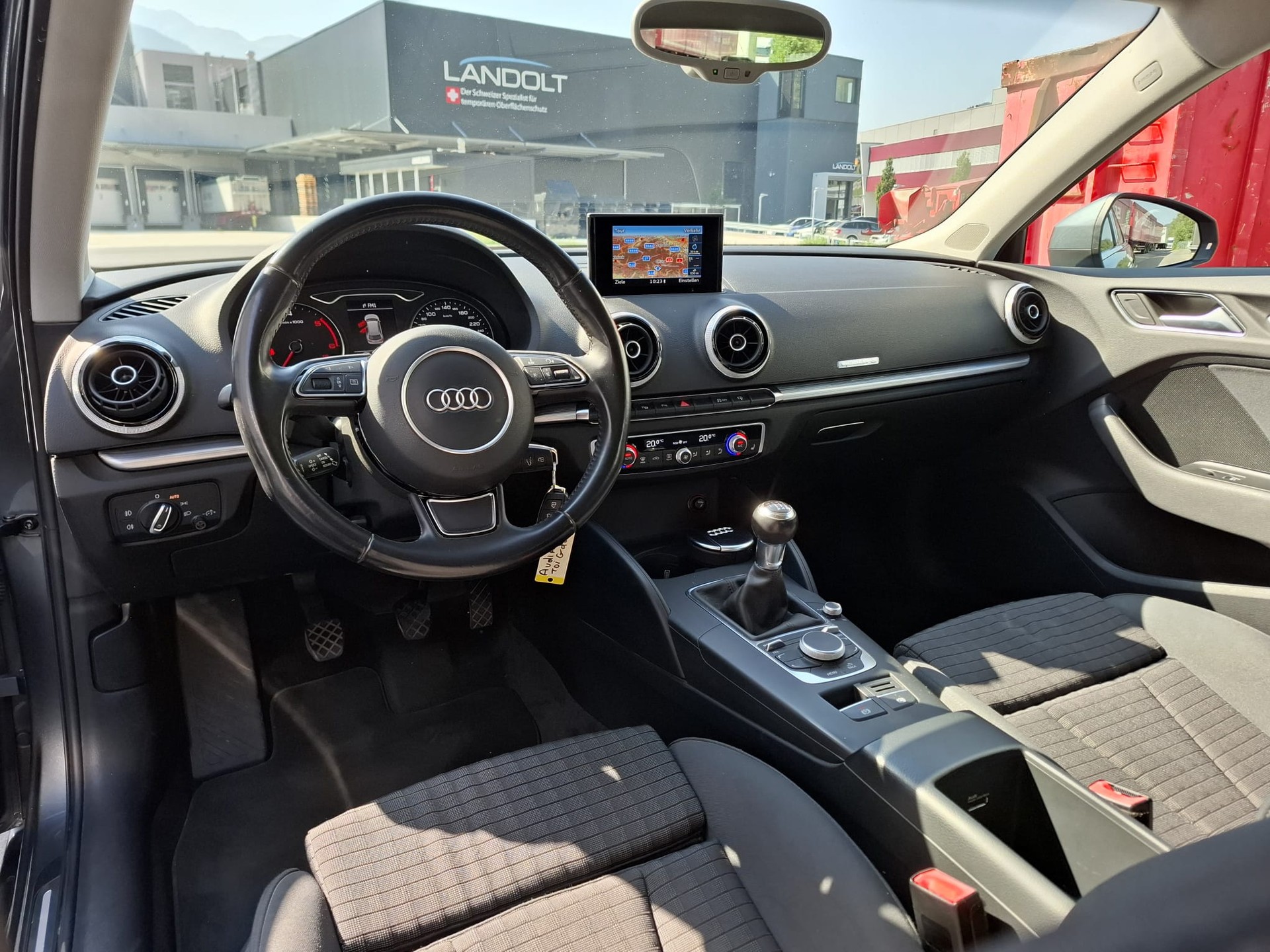 AUDI A3 Sportback 2.0 TDI Ambiente quattro-image-4
