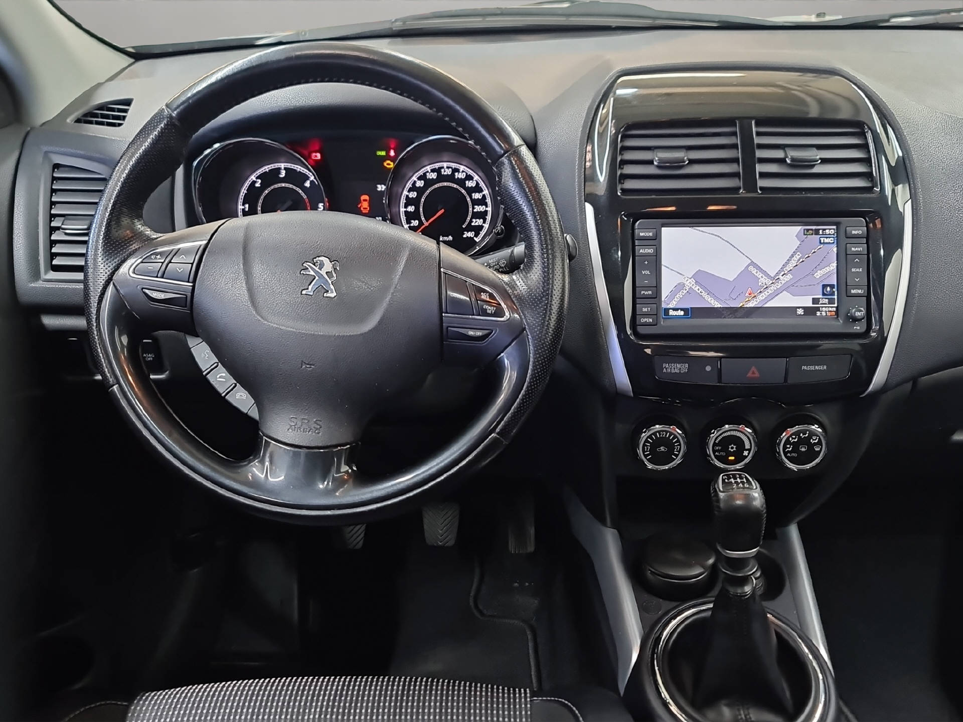PEUGEOT 4008 1.8 HDi Allure S/S-image-7